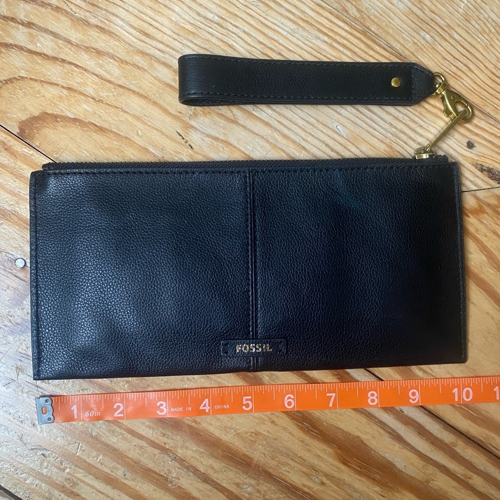 FOSSIL Black Pebble Grain Leather Wristlet With Gold Hardware NWOT